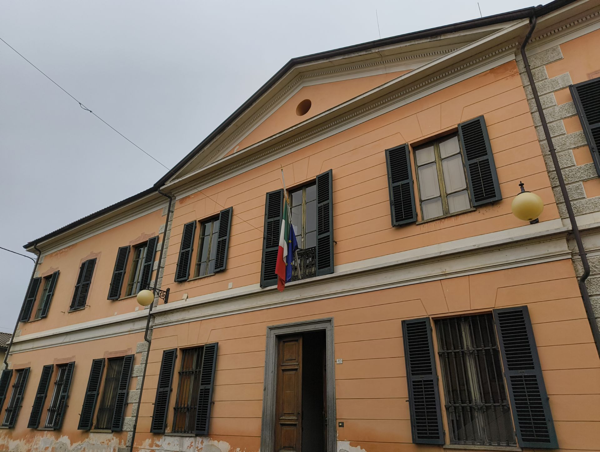 Bandiere a mezz'asta